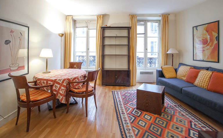 'VANEAU 1 bedroom in between Saint Germain Invalides