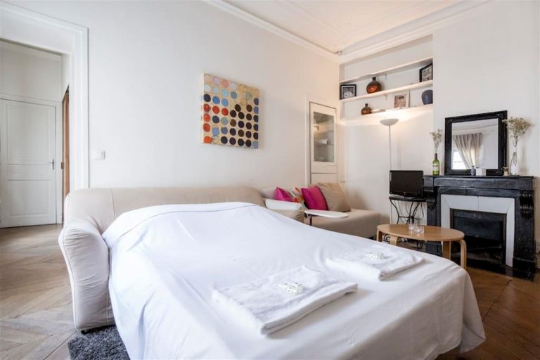 'CONSERVATOIRE 2 Bedroom in Bonne Nouvelle on Grands Boulevards