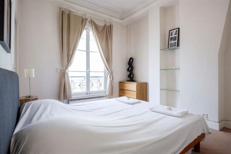 'CONSERVATOIRE 2 Bedroom in Bonne Nouvelle on Grands Boulevards