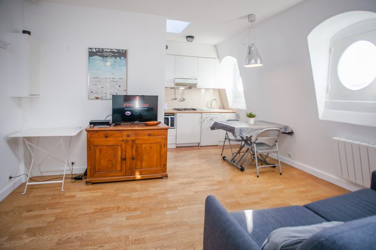 'TURBIGO lovely 1 bedroom under the roofs steps from Beaubourg