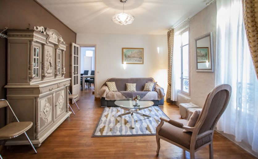 LAITIERES beautiful 3 pieces renovated apartment between Vincennes et Saint Mandé