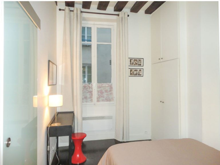 '1 Bedroom Le Marais GRAVILLIERS Paris