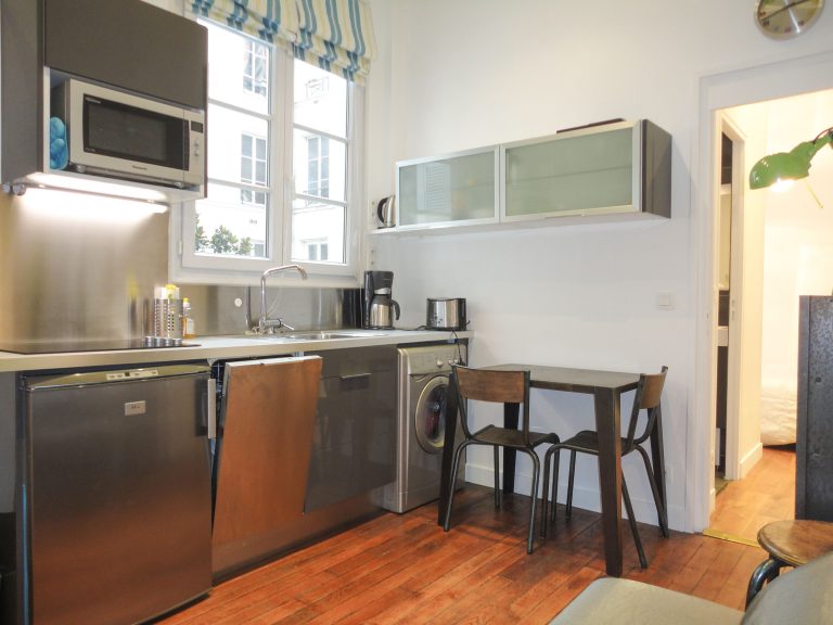 'RICHER 1 bedroom apartment in Grands Boulevards area