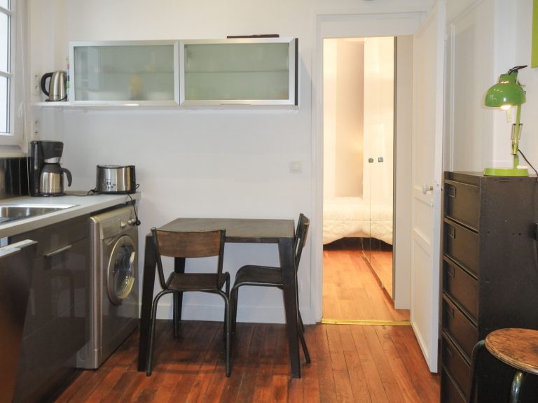 'RICHER 1 bedroom apartment in Grands Boulevards area